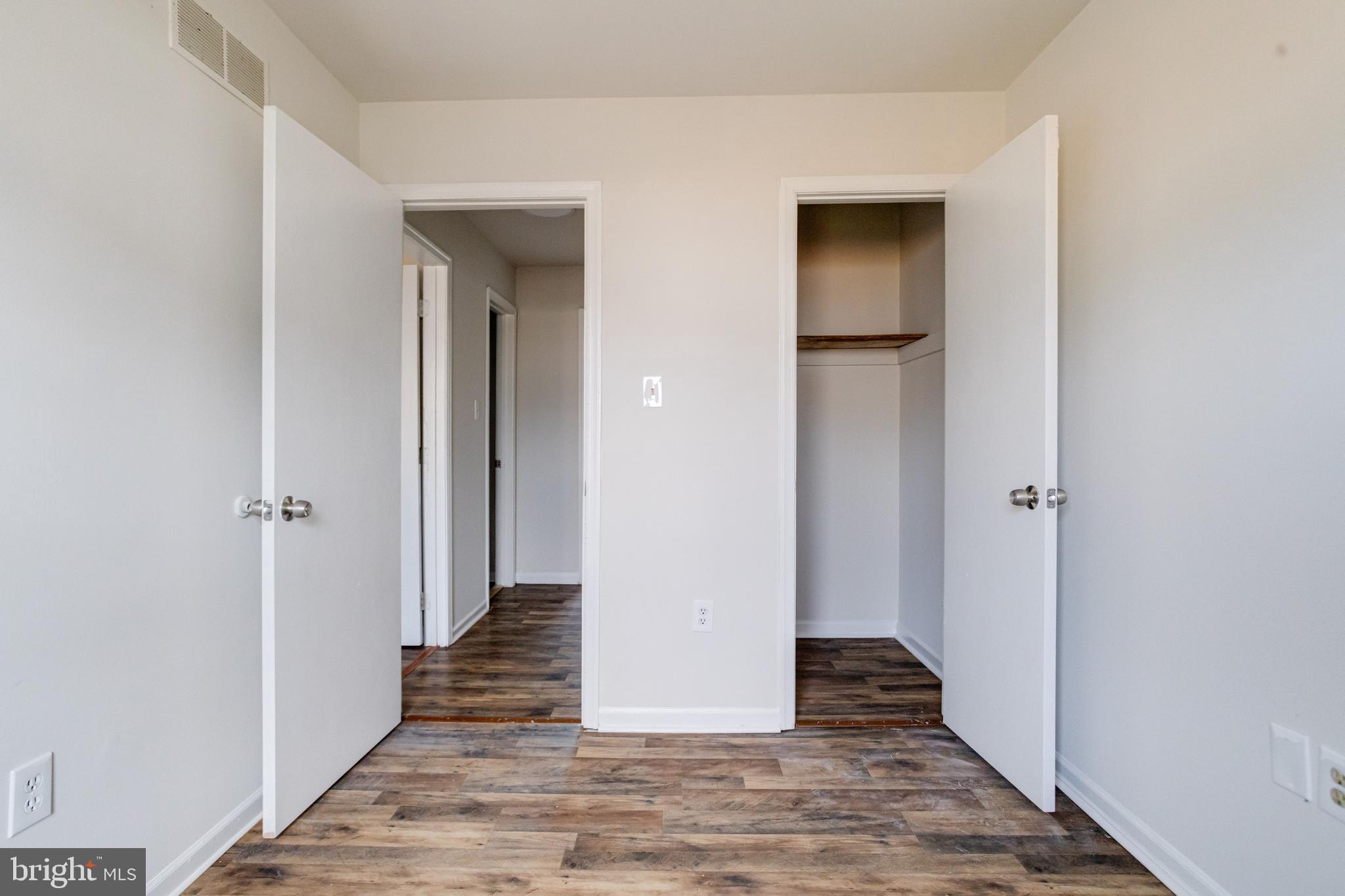 VILLAGE KNOLL - Residential