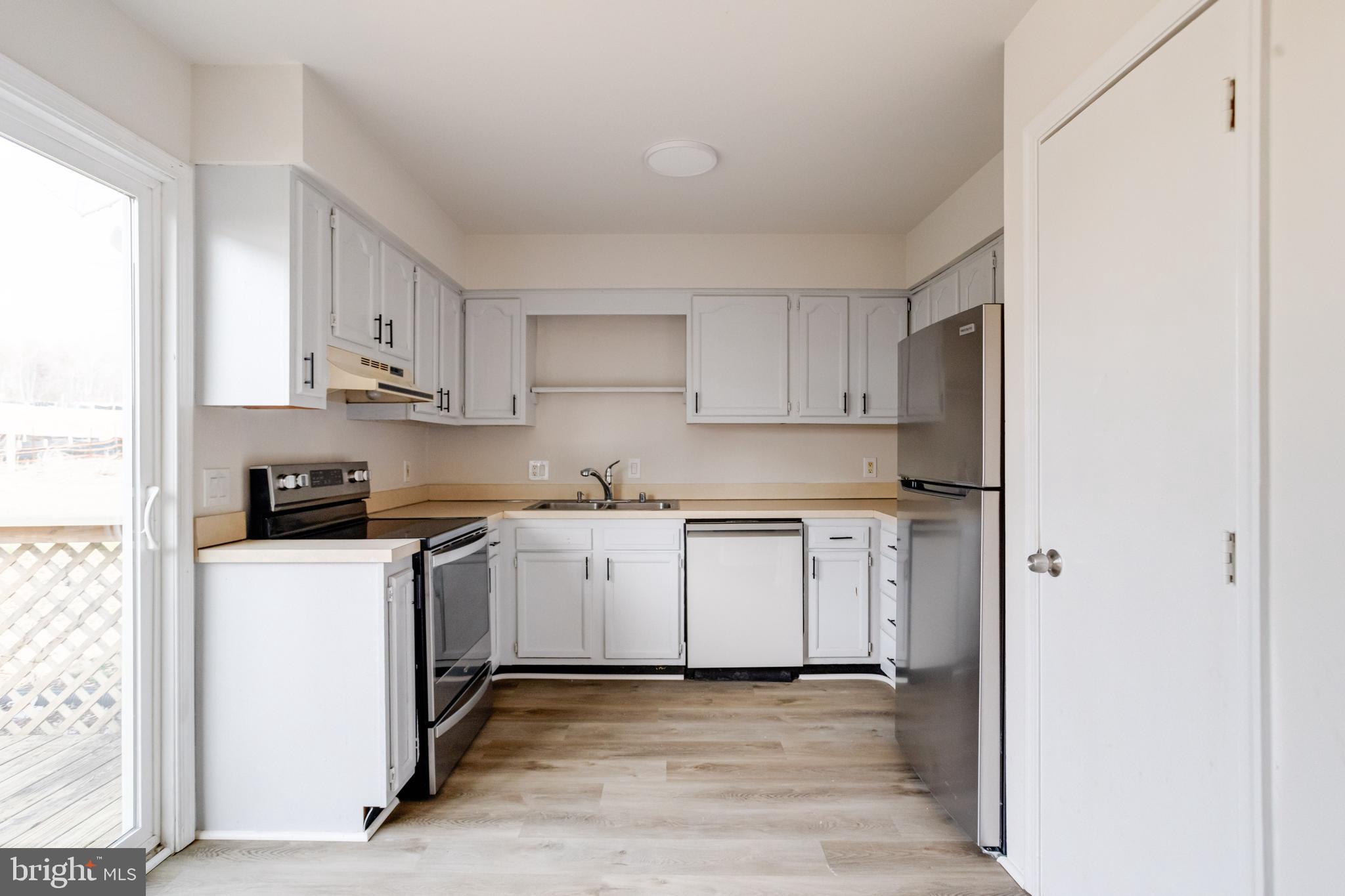 VILLAGE KNOLL - Residential