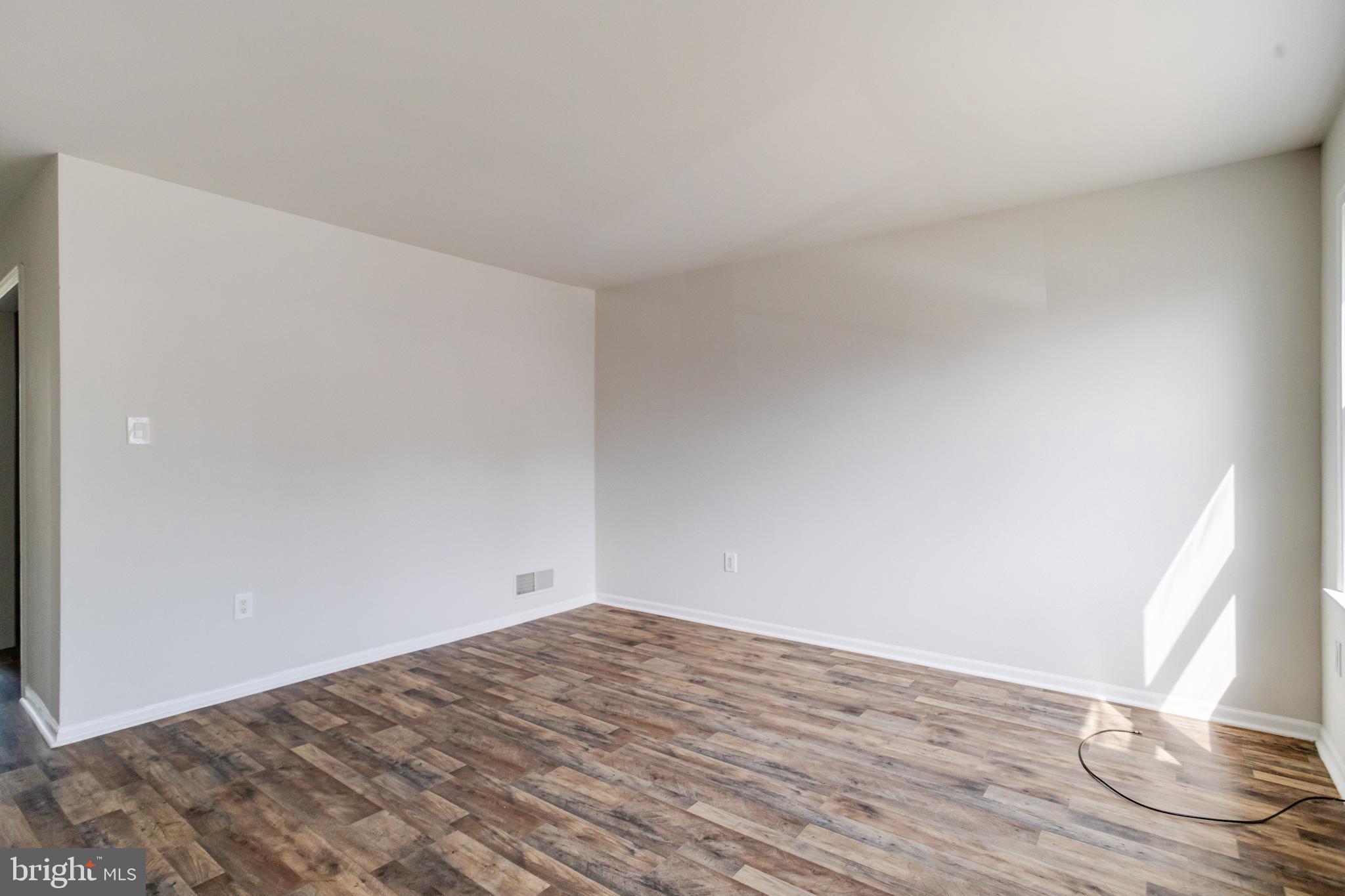 VILLAGE KNOLL - Residential