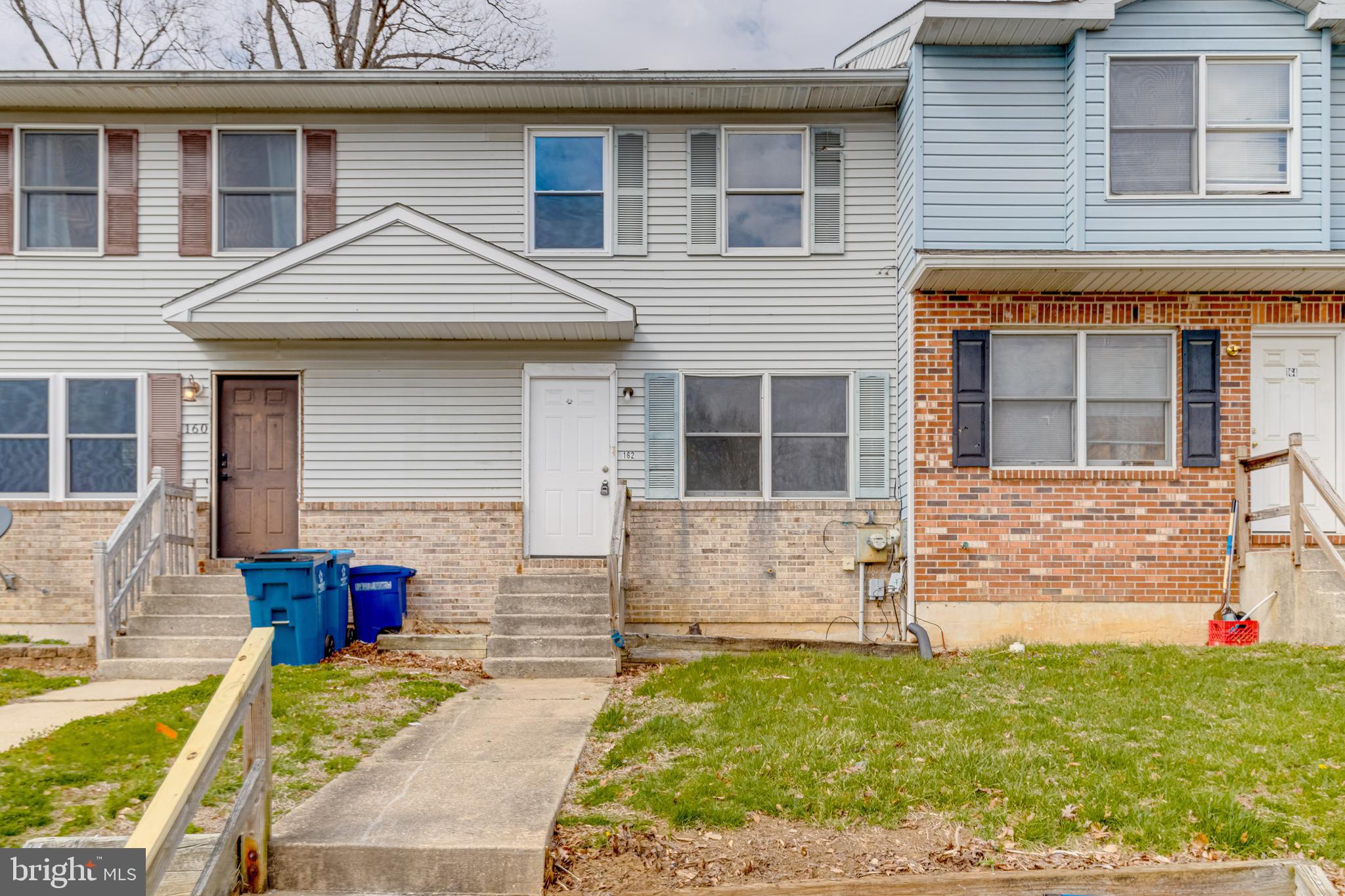 VILLAGE KNOLL - Residential