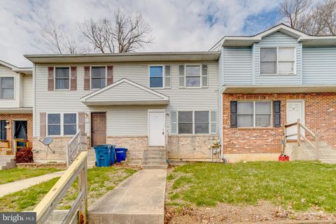Townhouse For Sale - 162 E Village Road<br/> Elkton, MD 21921