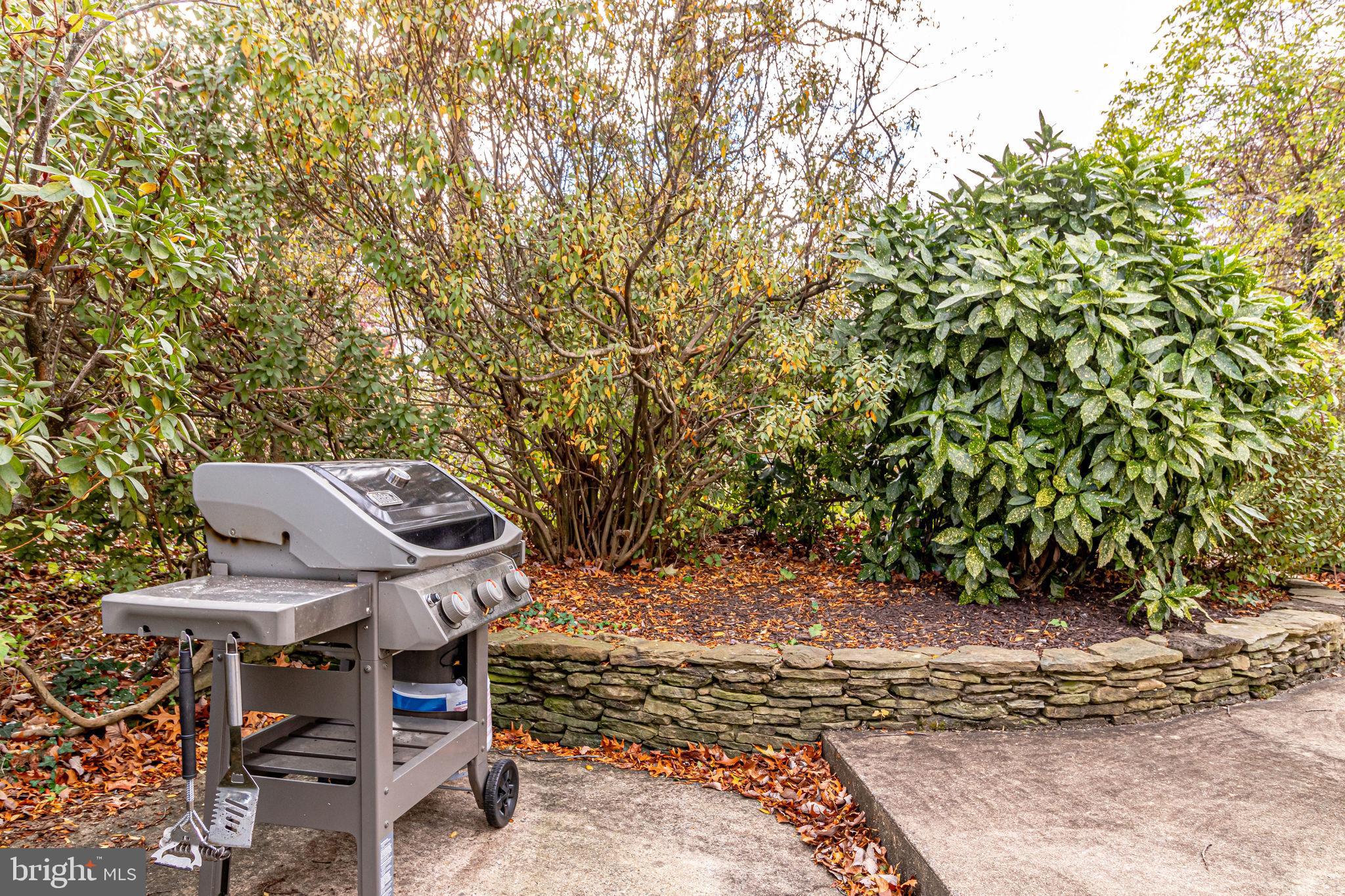 PIMMIT HILLS - Residential