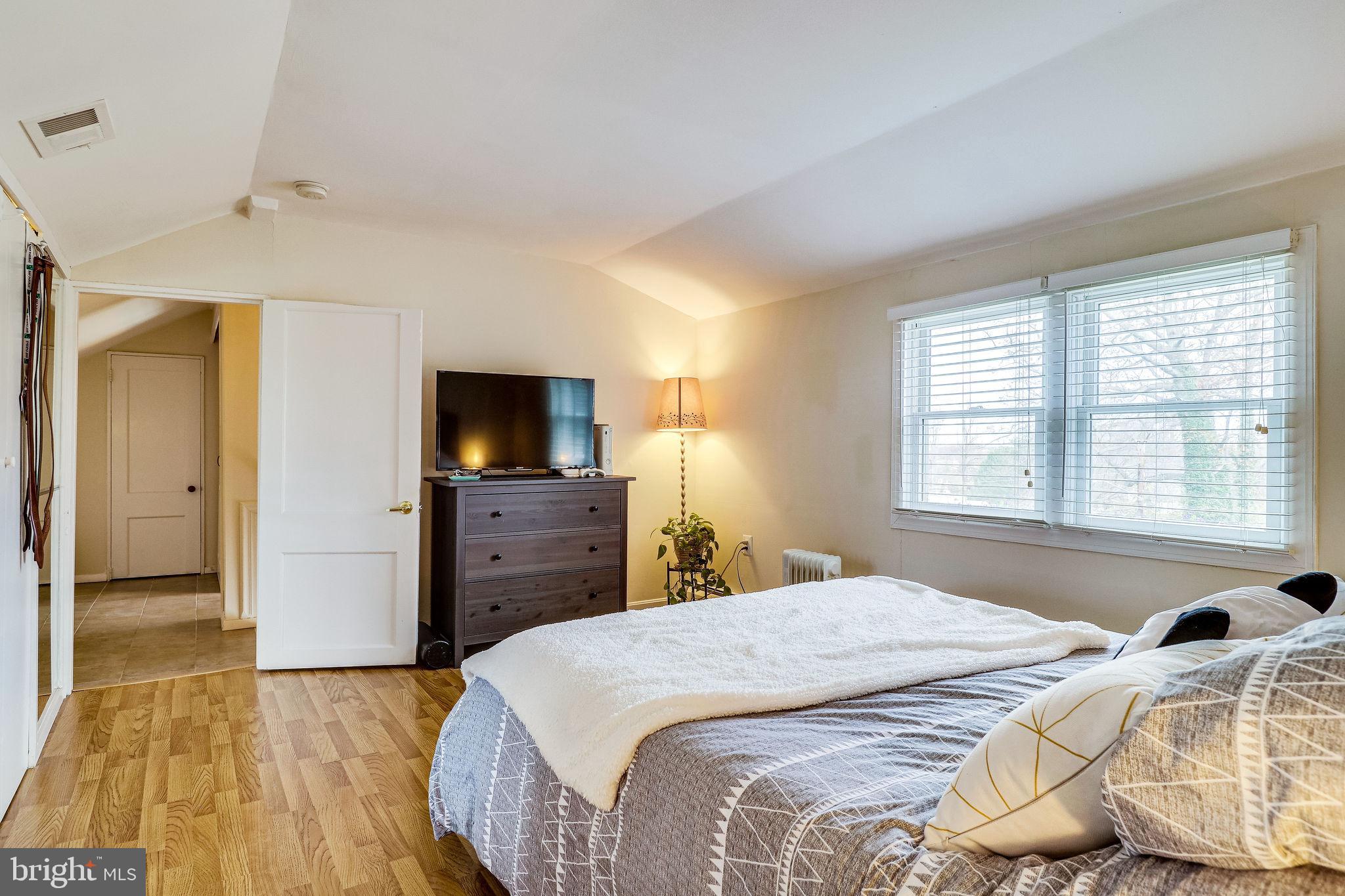 PIMMIT HILLS - Residential