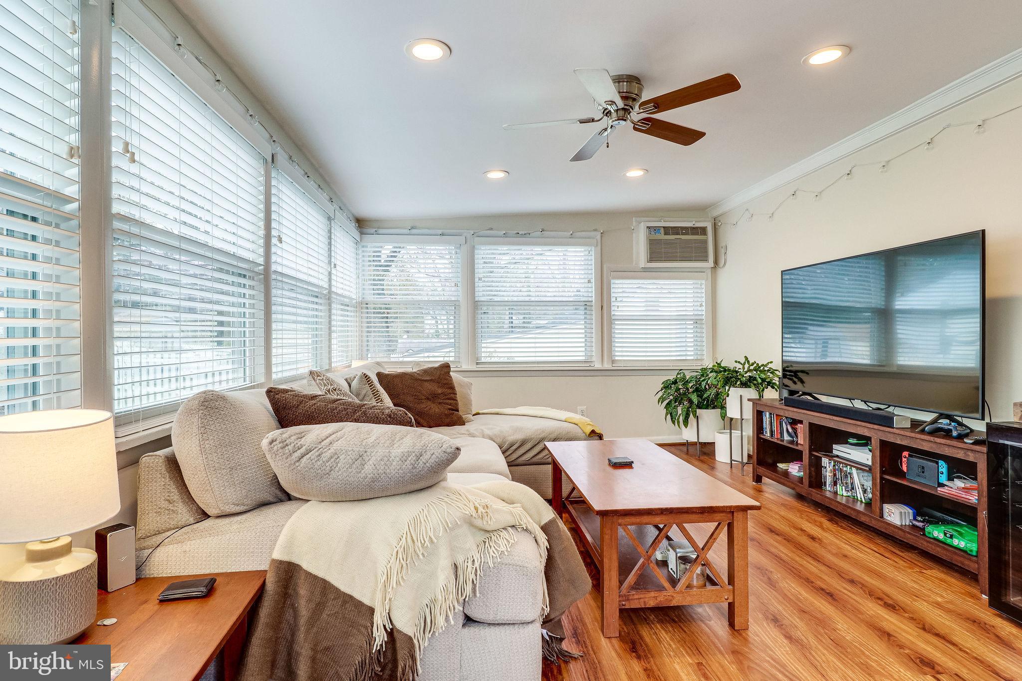 PIMMIT HILLS - Residential