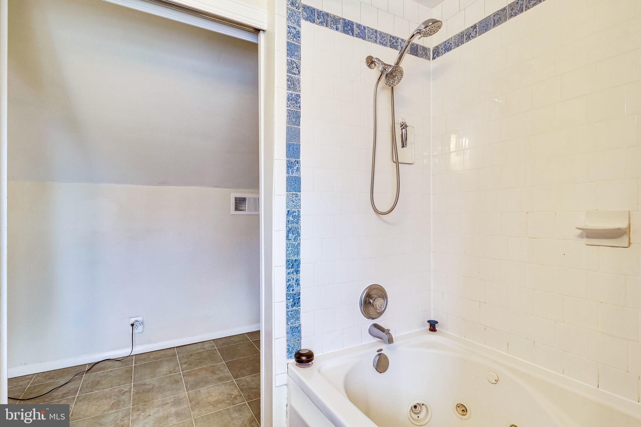 PIMMIT HILLS - Residential