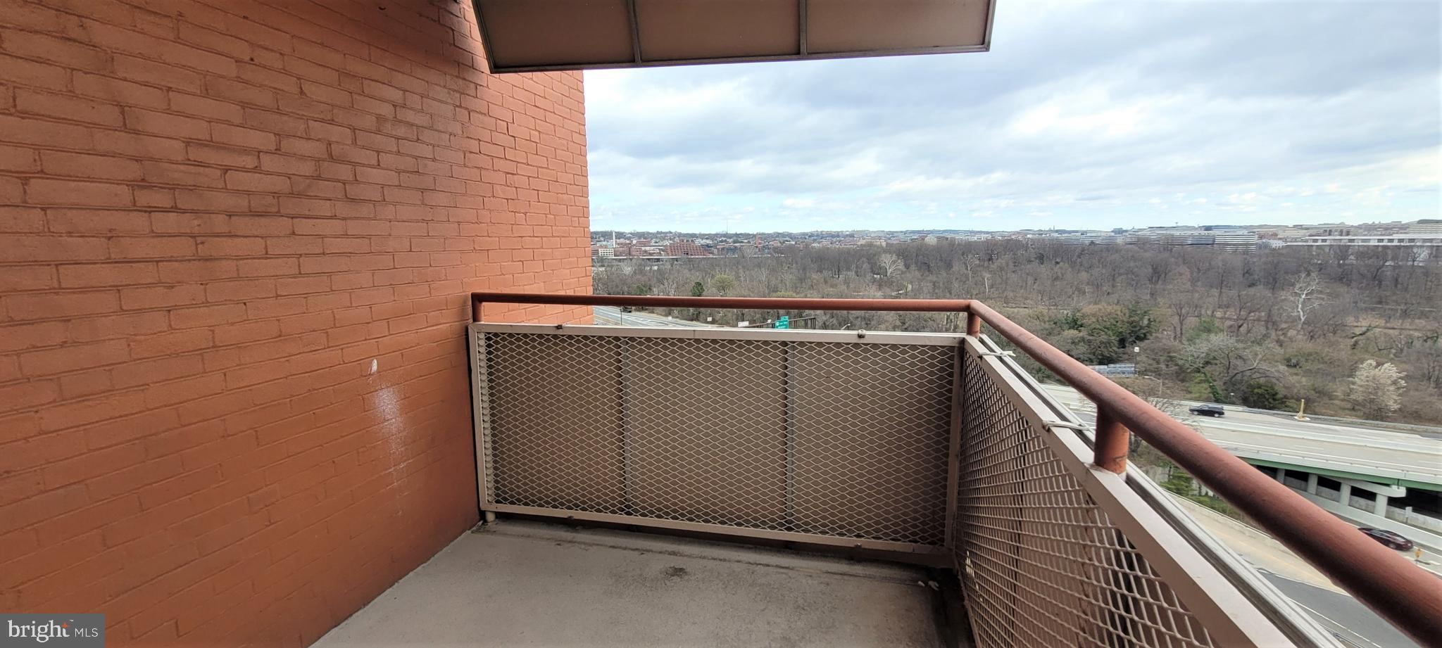 RIVER PLACE - Residential Lease