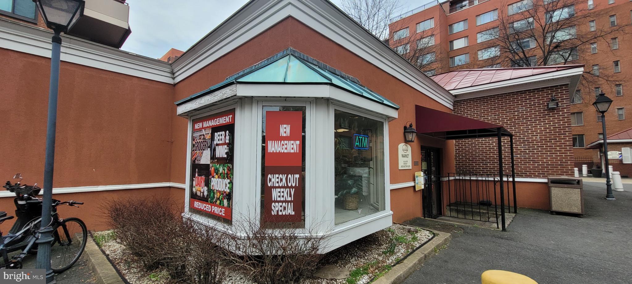 RIVER PLACE - Residential Lease