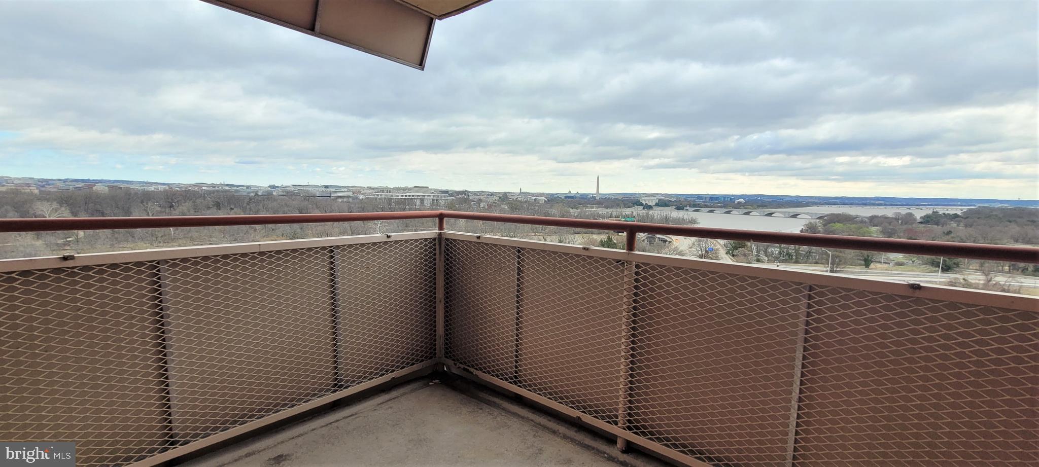 RIVER PLACE - Residential Lease