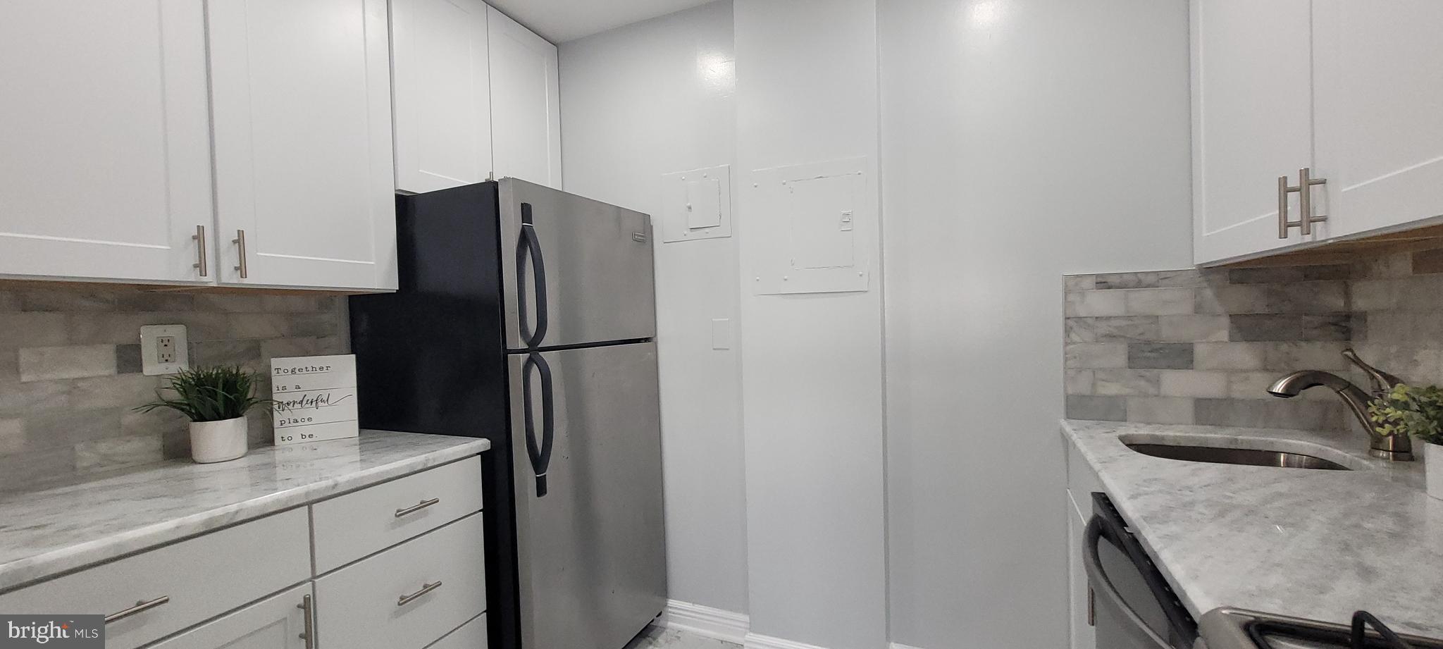 RIVER PLACE - Residential Lease