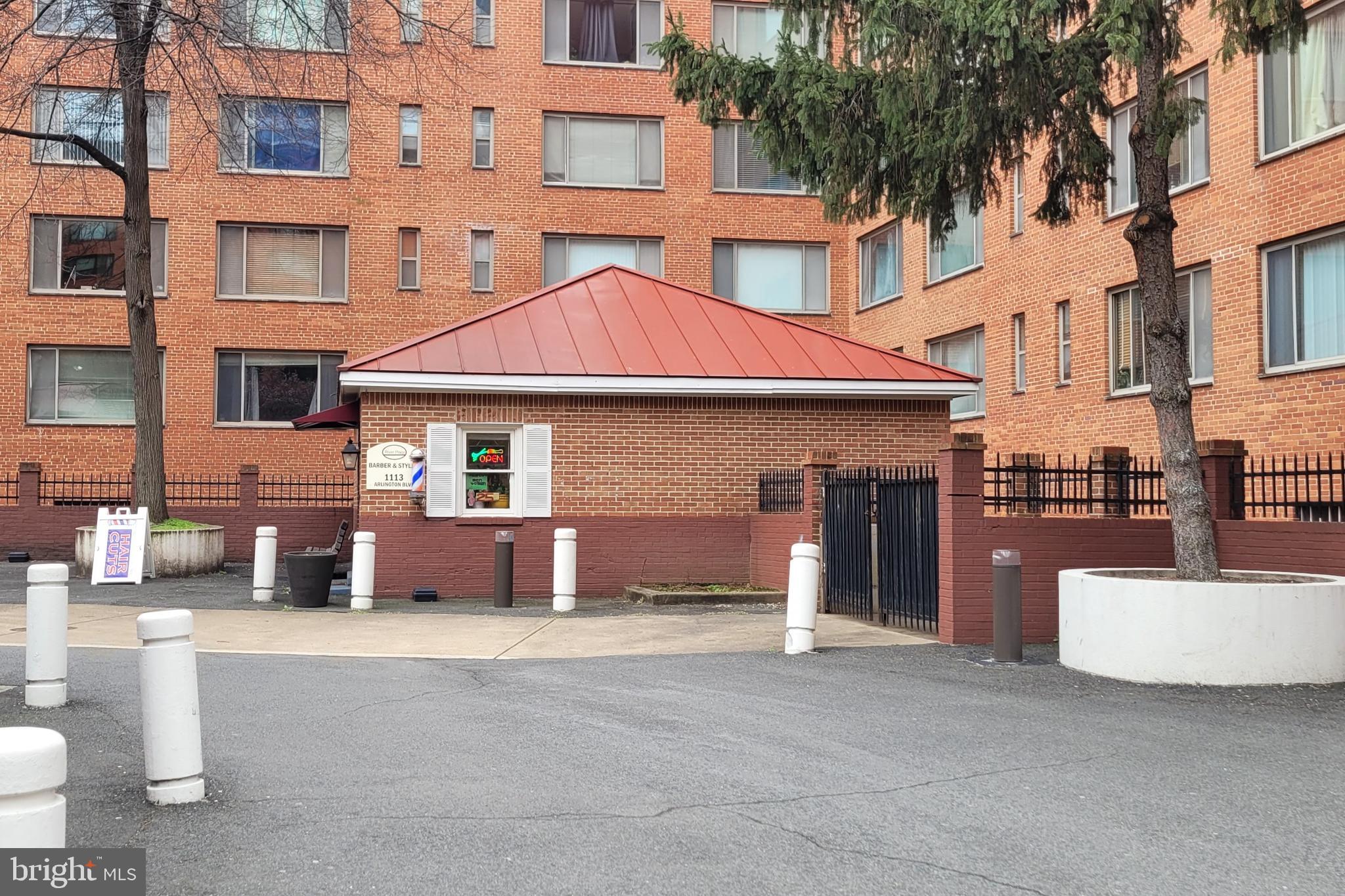 RIVER PLACE - Residential Lease