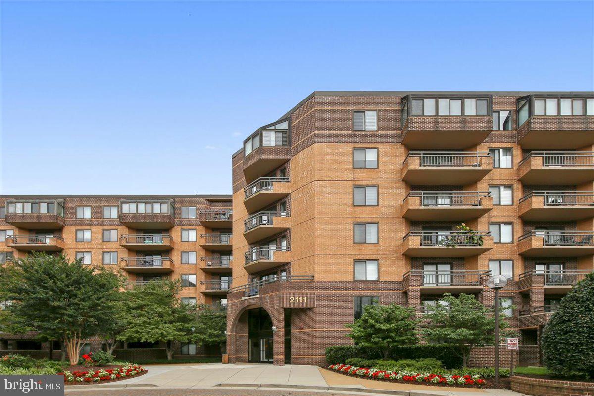 2111 WISCONSIN AVENUE NW 118