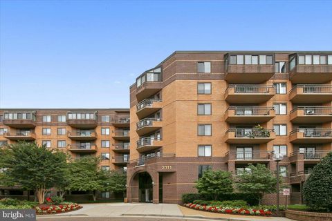 Photo of 2111 Wisconsin Avenue NW #118, WASHINGTON, DC 20007 (MLS # DCDC2257346)