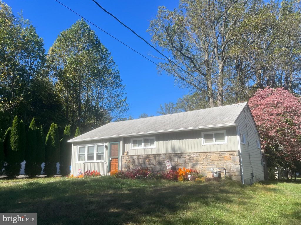 Photo of 518 Media Line, NEWTOWN SQUARE, PA 19073 (MLS # PADE2102260)
