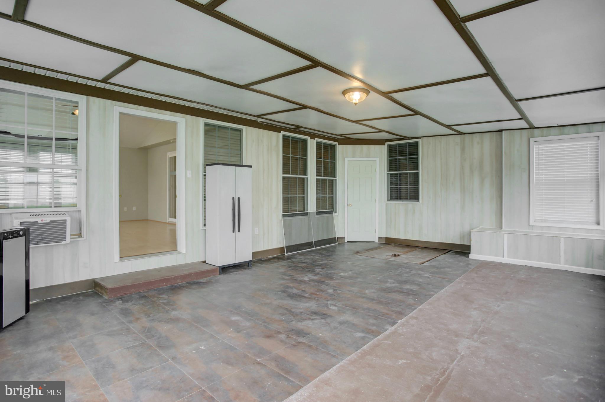 SOUTH GUILFORD - Residential