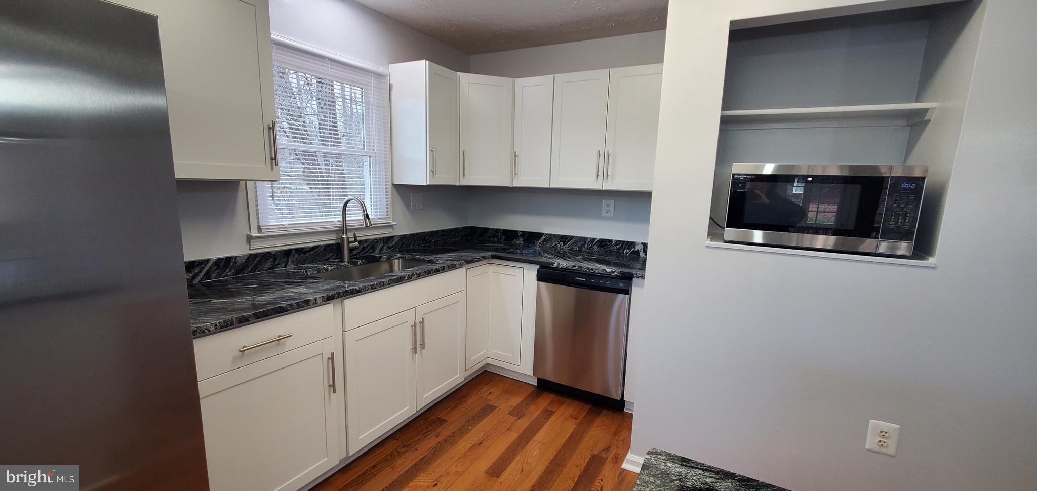 HIDDEN LAKE - Residential