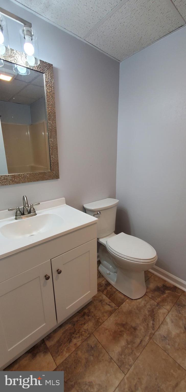 HIDDEN LAKE - Residential