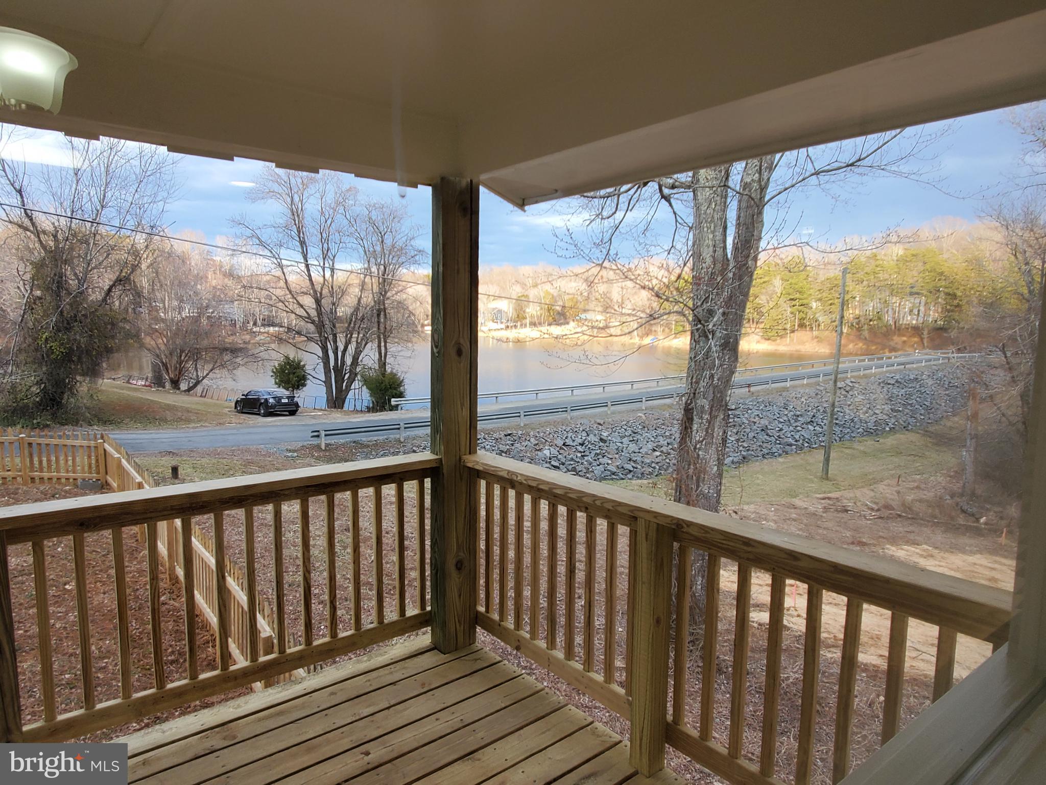 HIDDEN LAKE - Residential