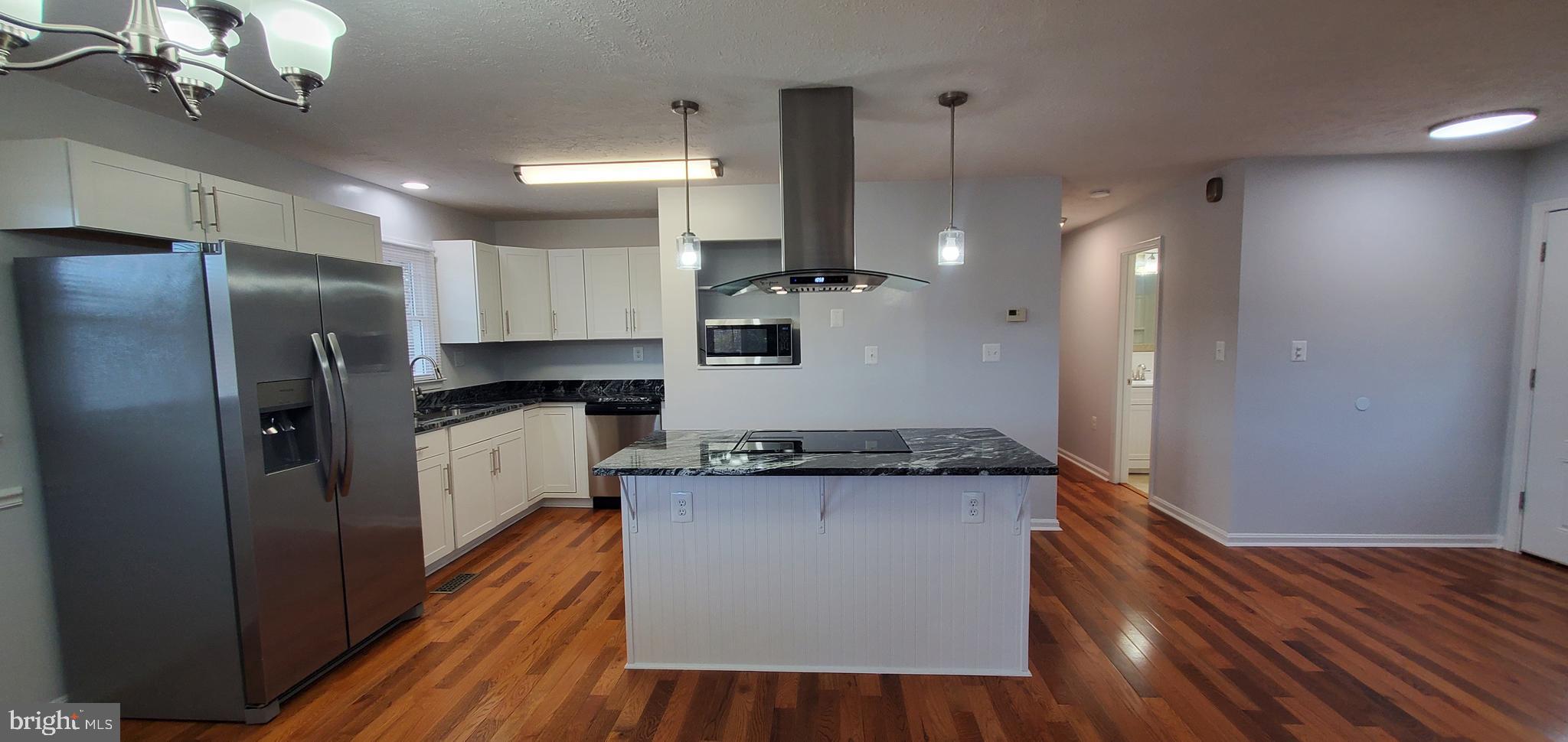 HIDDEN LAKE - Residential