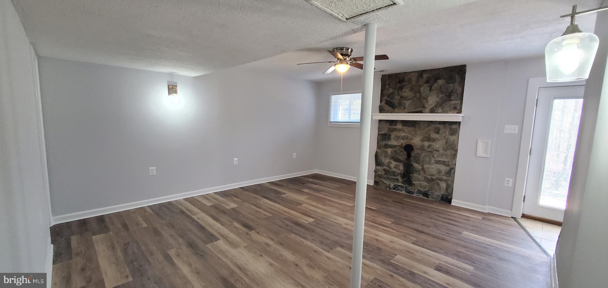 HIDDEN LAKE - Residential