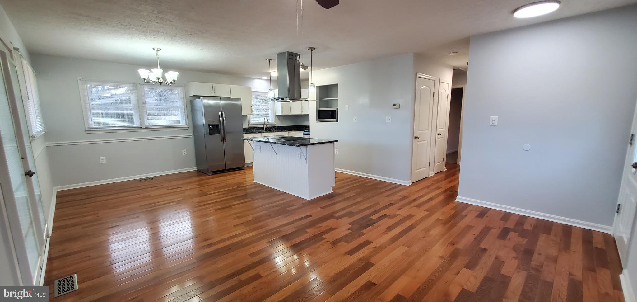 HIDDEN LAKE - Residential