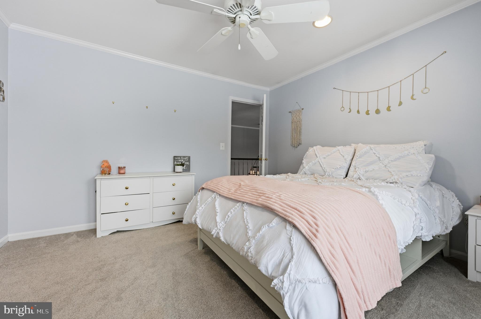 ROYALE GLEN - Residential