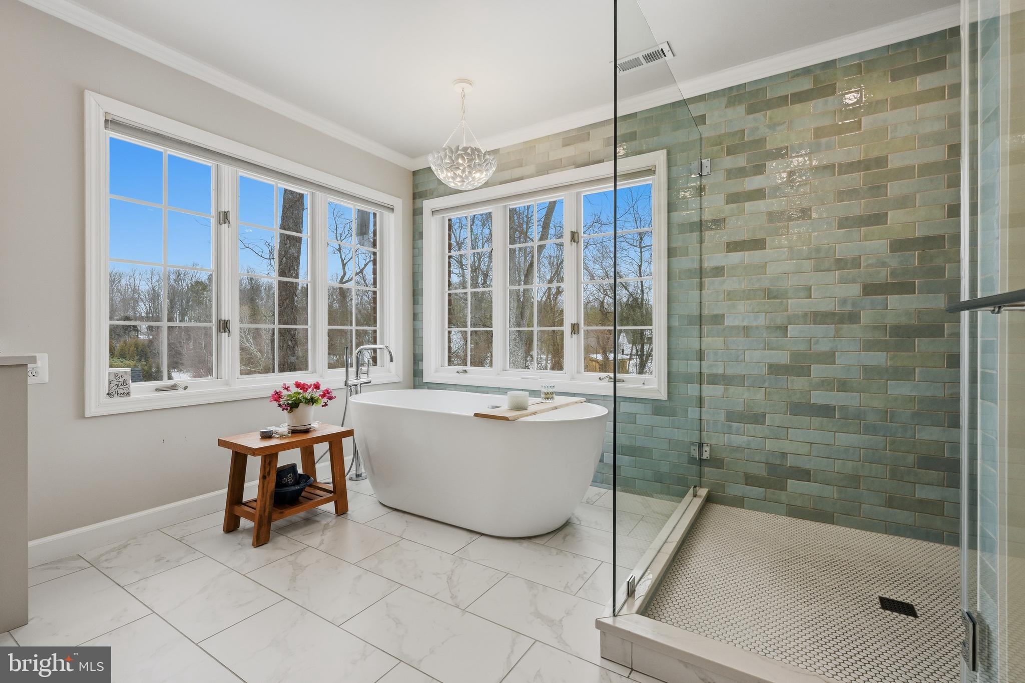 ROYALE GLEN - Residential