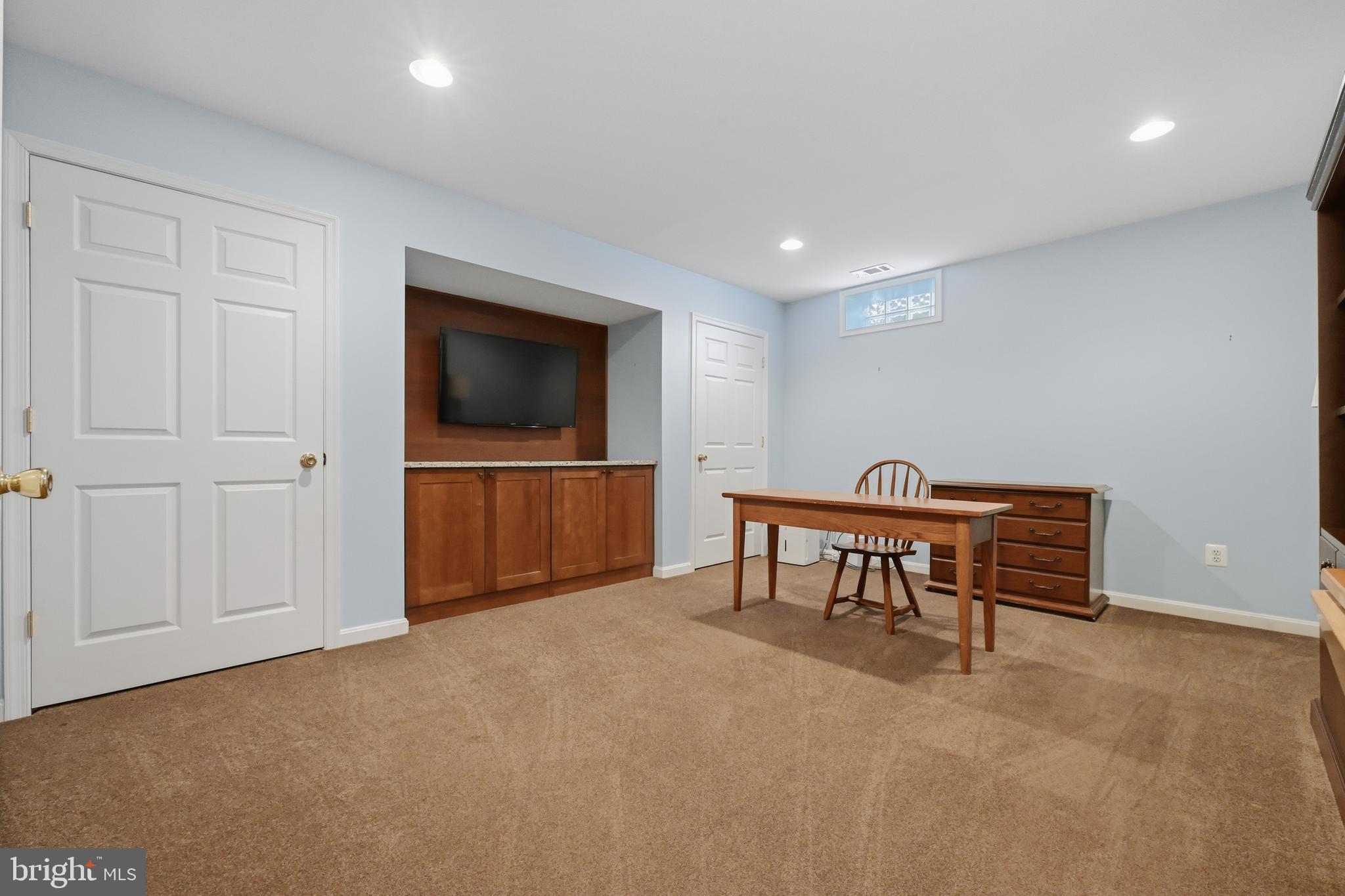 ROYALE GLEN - Residential