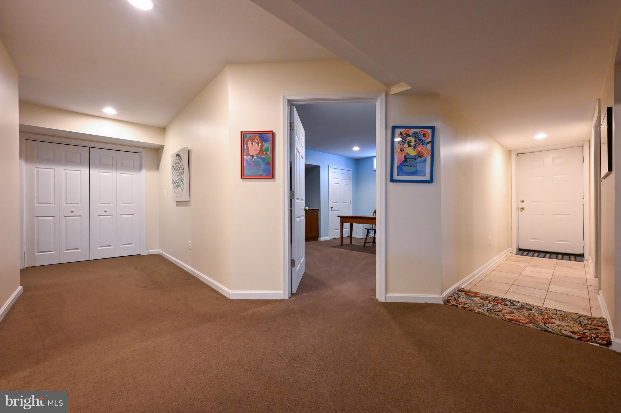 ROYALE GLEN - Residential