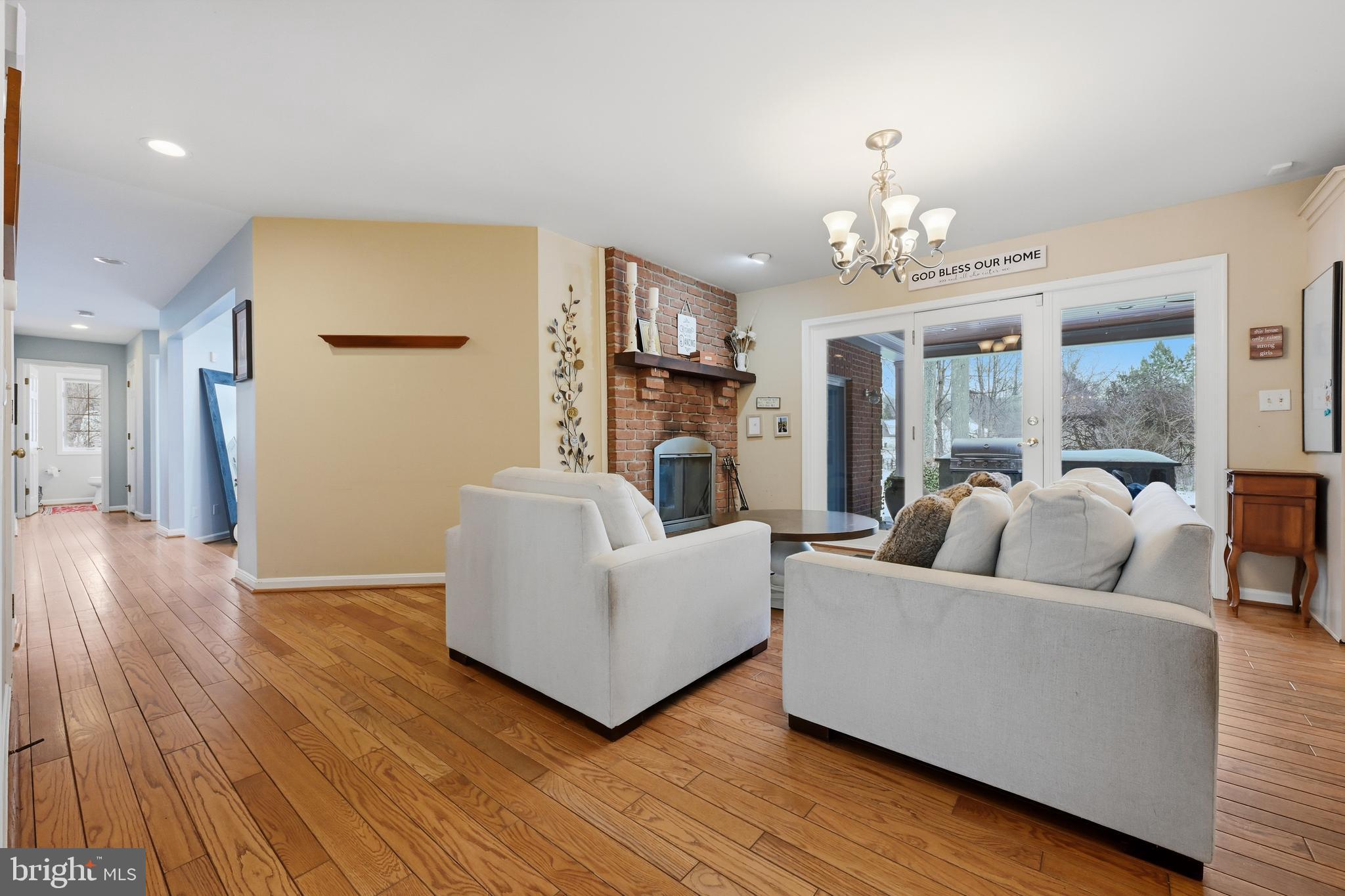 ROYALE GLEN - Residential