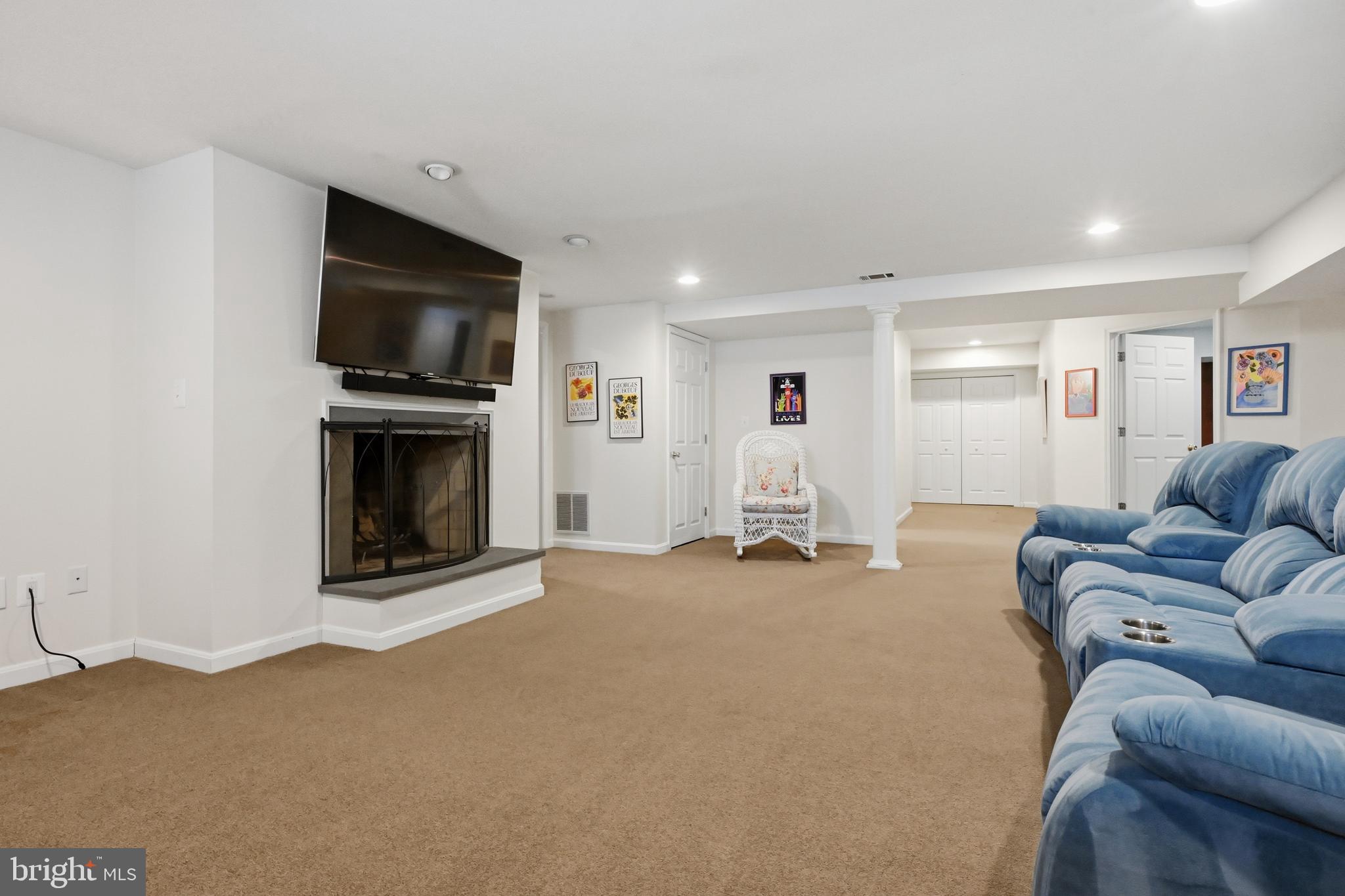 ROYALE GLEN - Residential