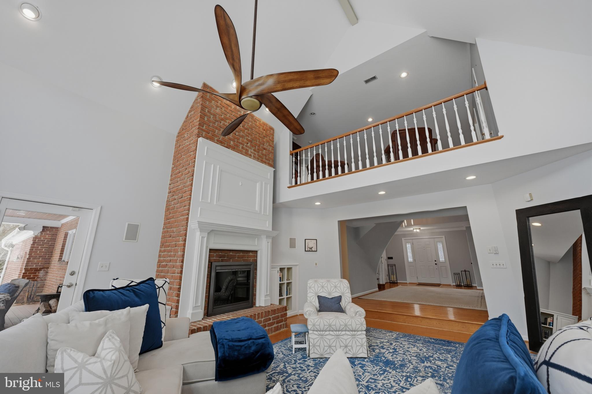 ROYALE GLEN - Residential