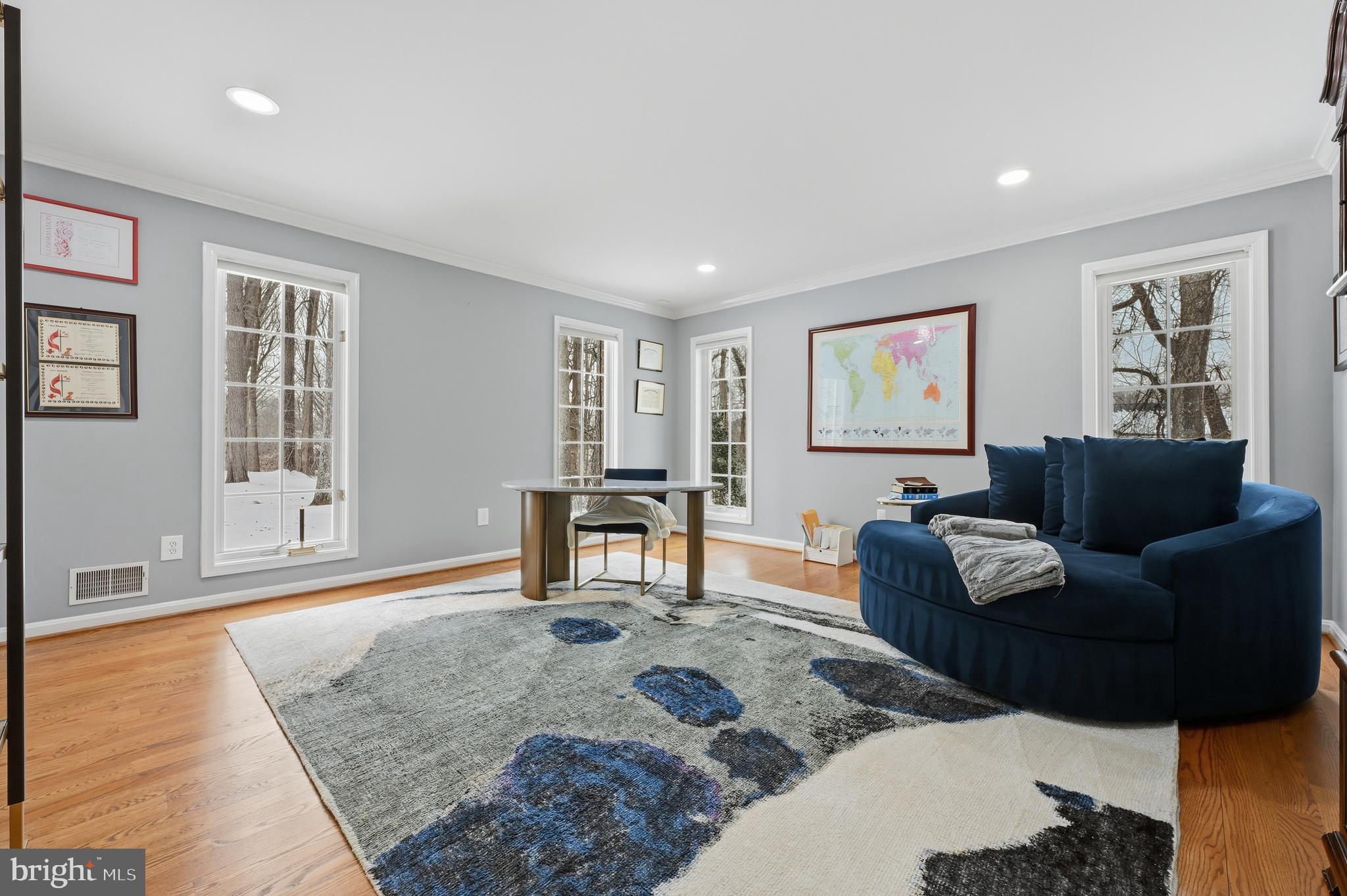 ROYALE GLEN - Residential