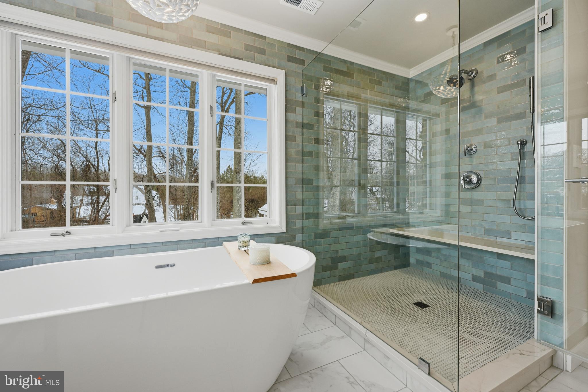 ROYALE GLEN - Residential