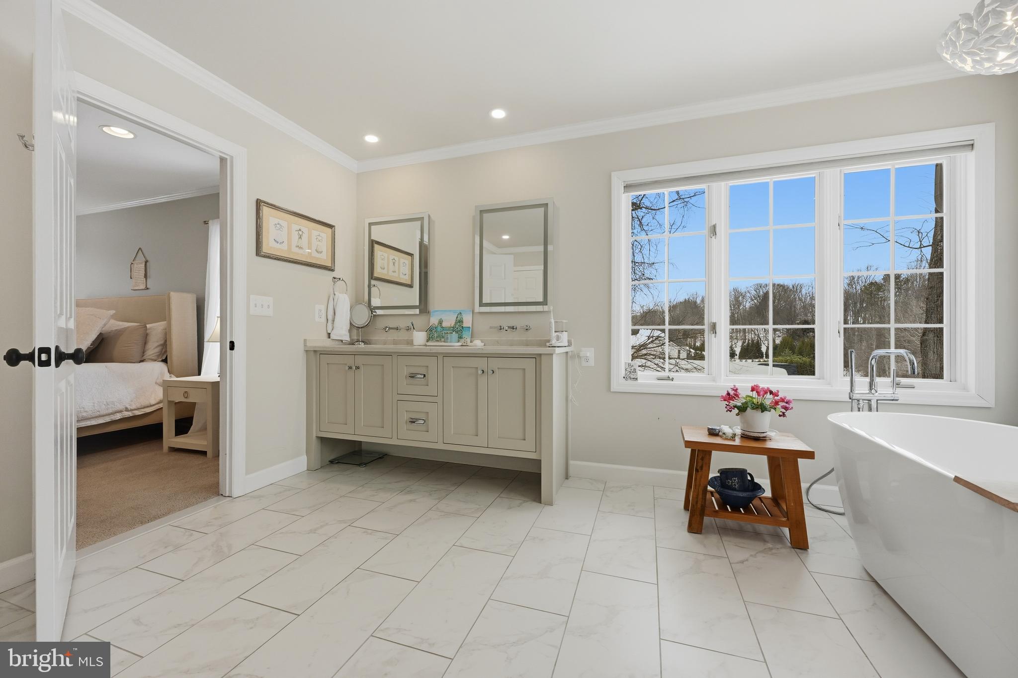 ROYALE GLEN - Residential