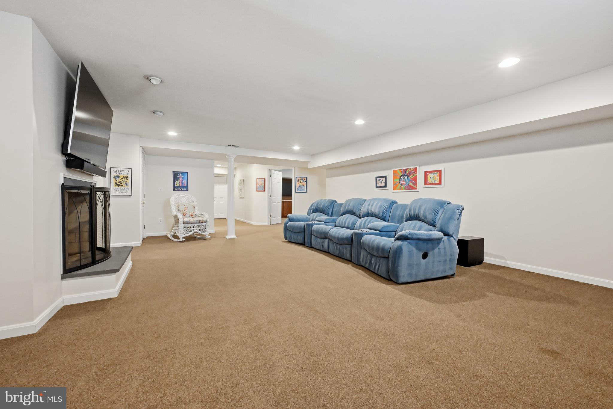 ROYALE GLEN - Residential