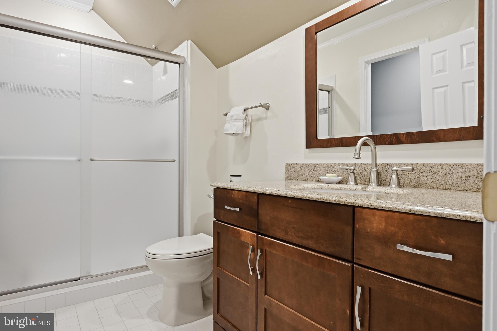 ROYALE GLEN - Residential