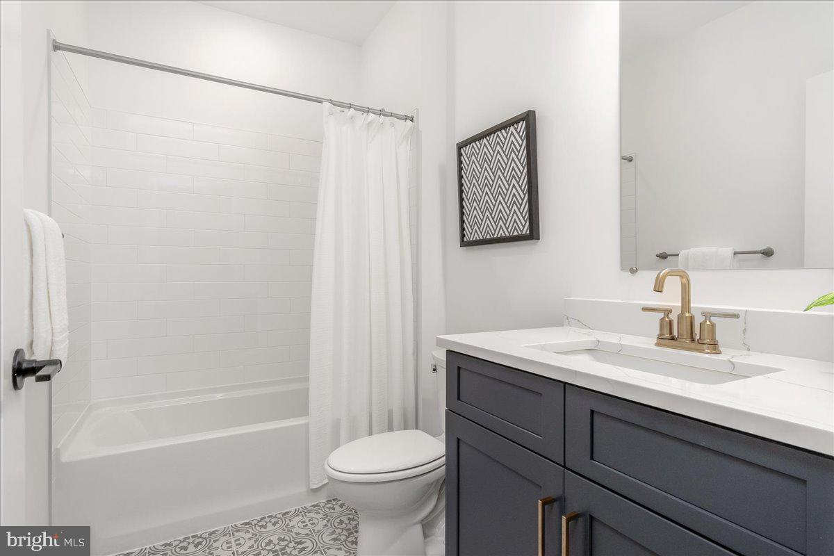 SHADY SIDE - Residential