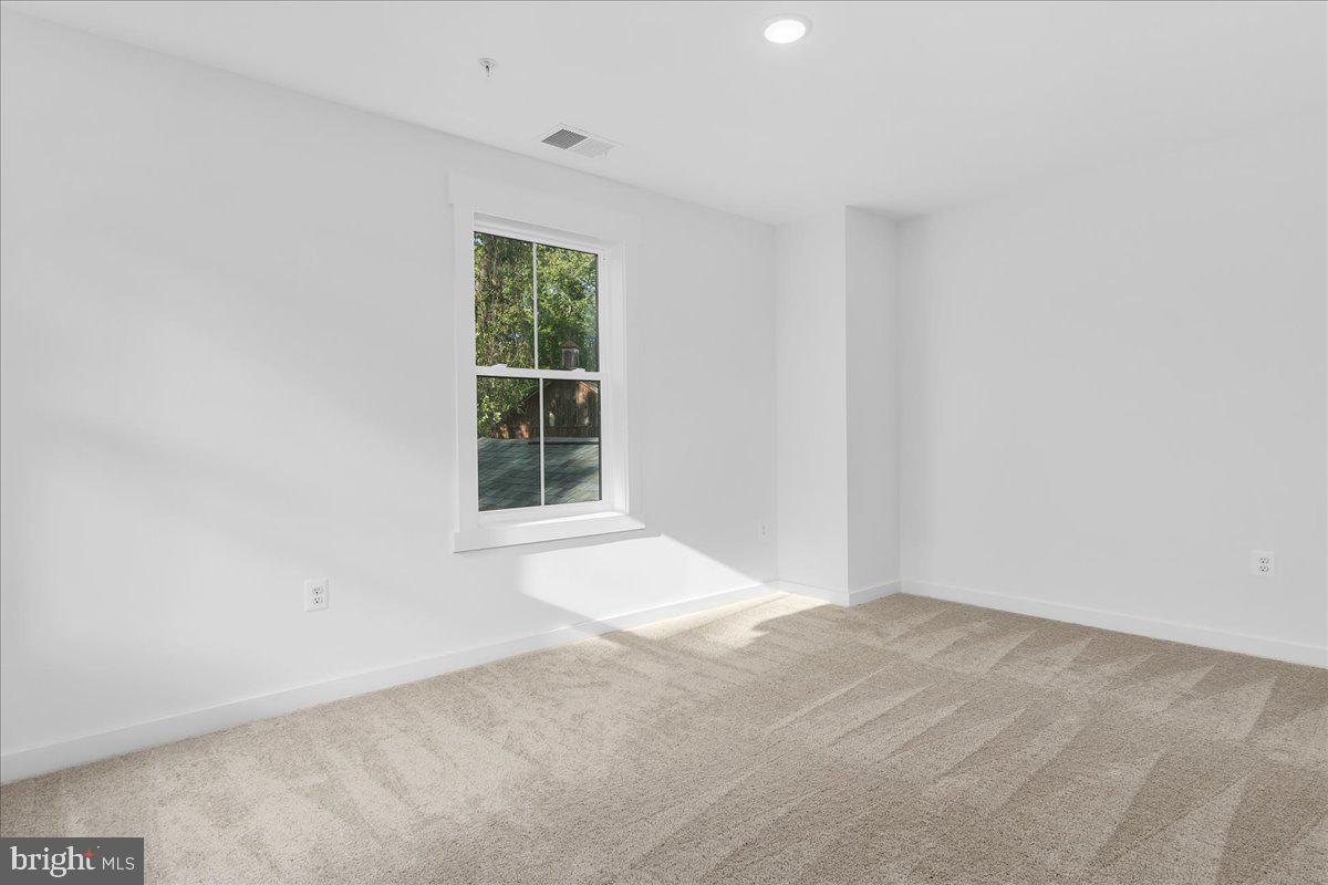 SHADY SIDE - Residential