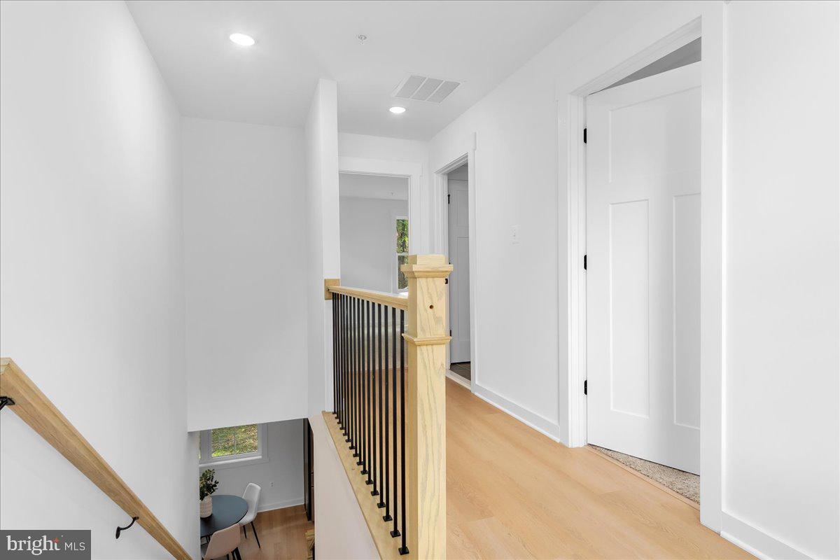 SHADY SIDE - Residential