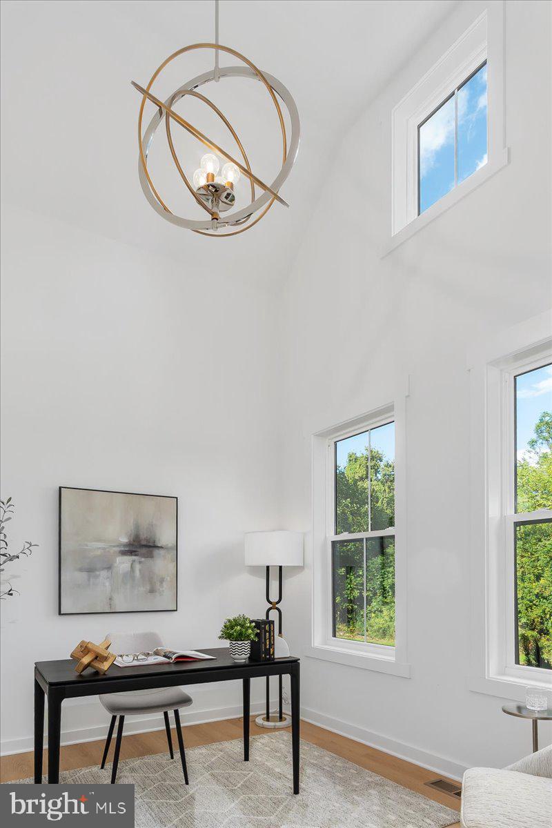 SHADY SIDE - Residential