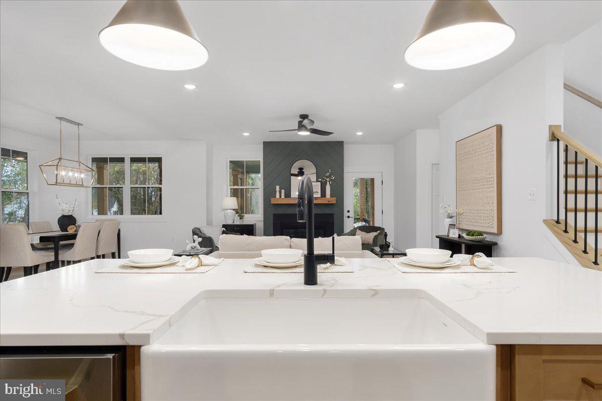 SHADY SIDE - Residential