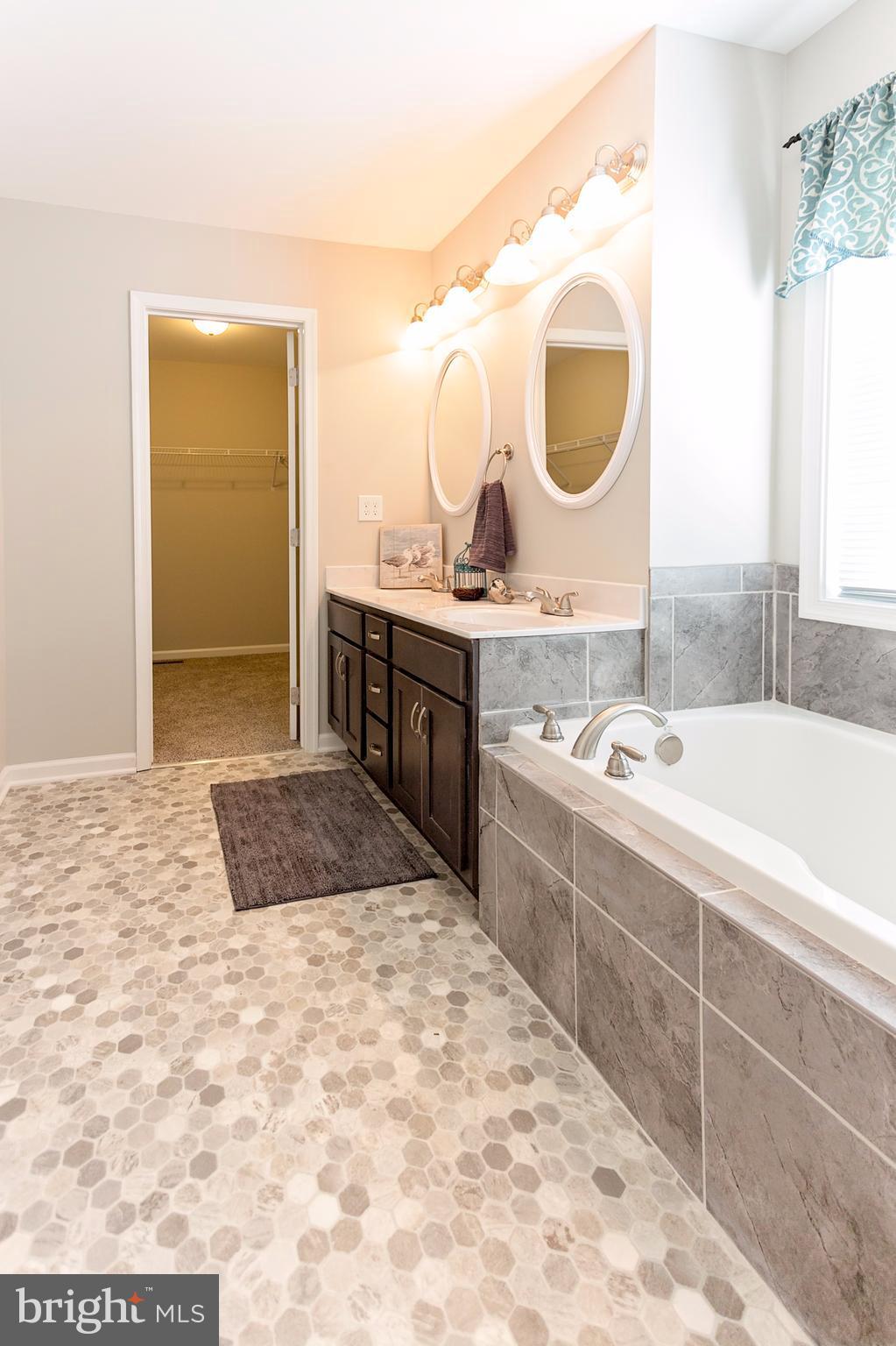 RED HILL - Residential