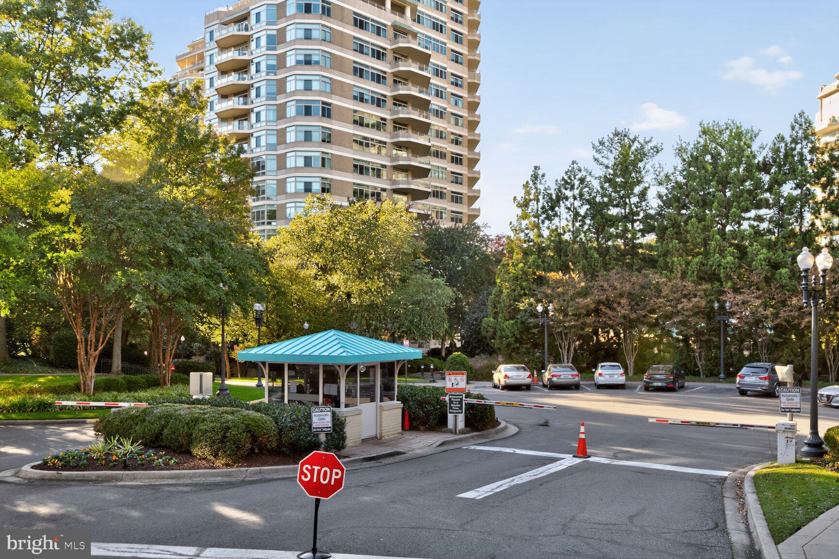 SOMERSET HOUSE CONDOS - Residential Lease