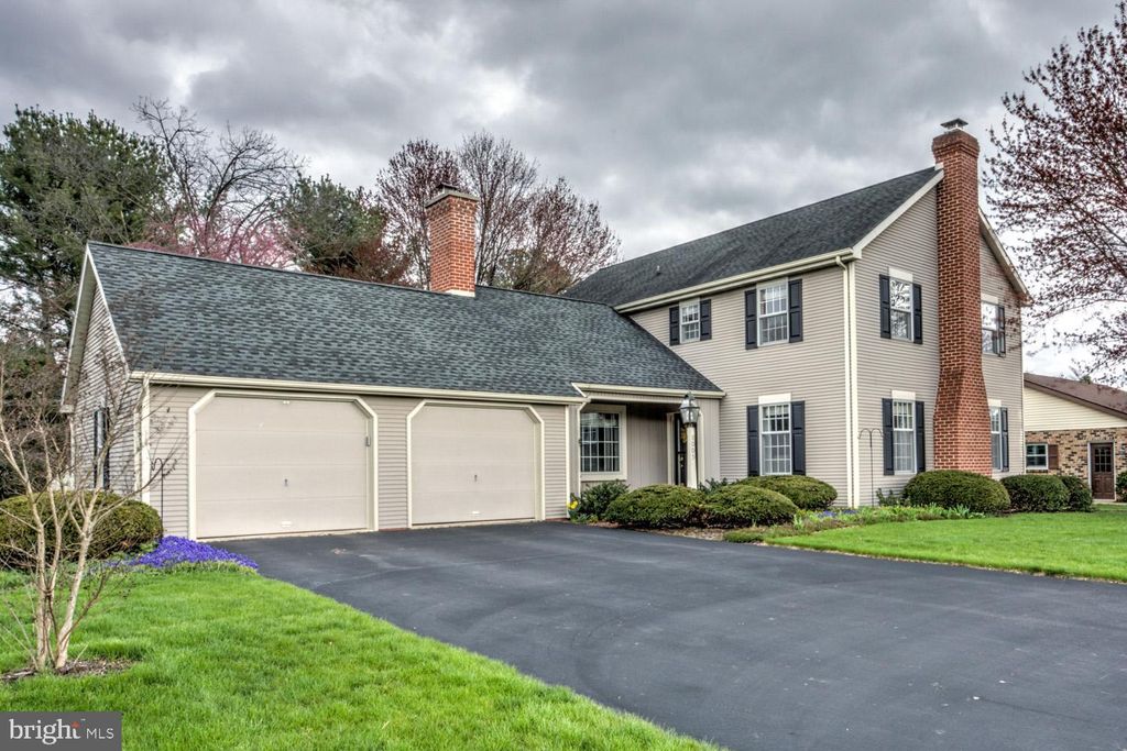 Photo of 1005 Clearview Avenue, Ephrata, PA 17522 (MLS # PALA2049458)