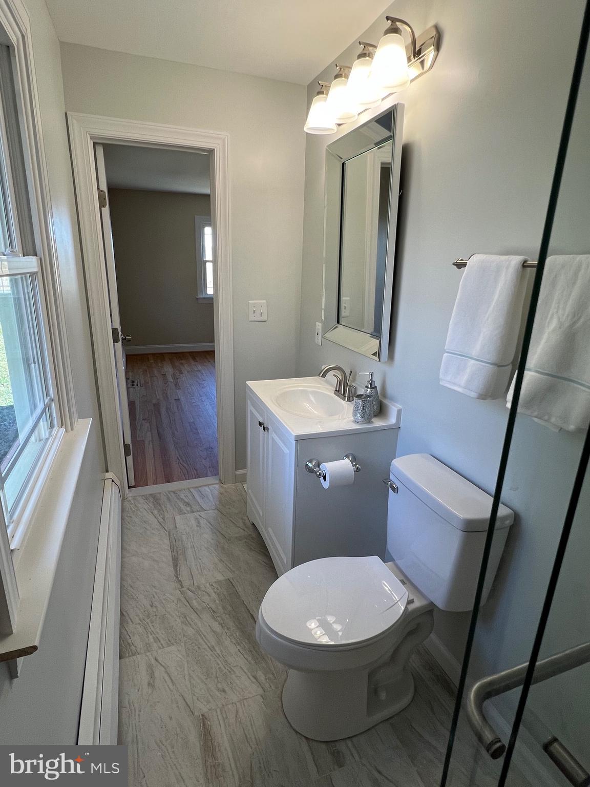 ROUND ACRES - Residential