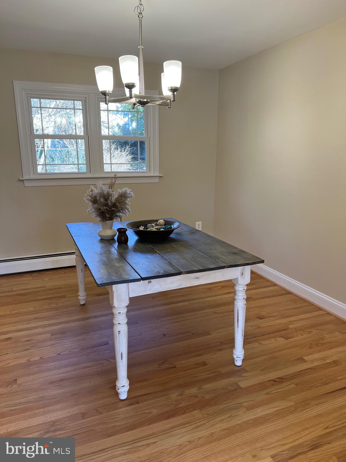 ROUND ACRES - Residential