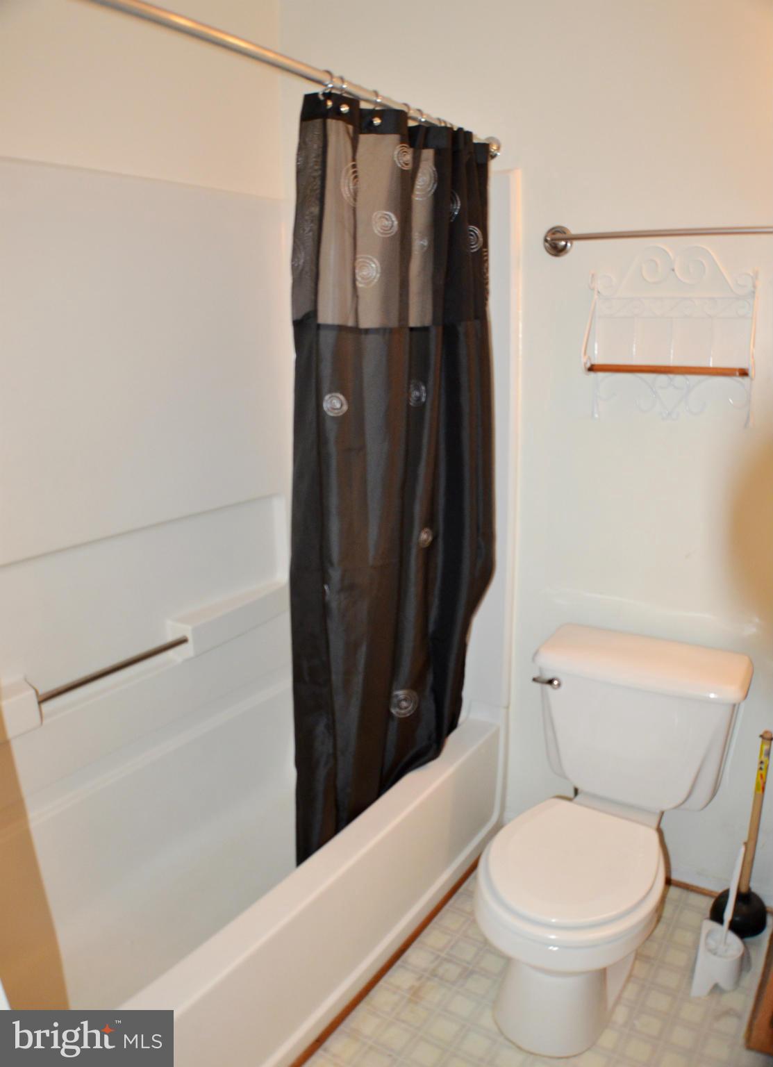 LAUREL GLEN - Residential