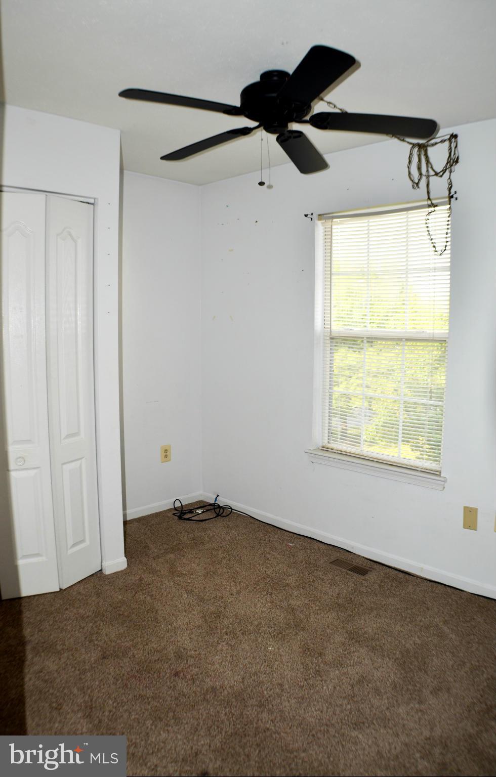 LAUREL GLEN - Residential