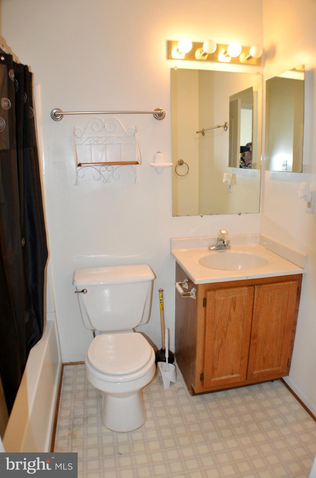 LAUREL GLEN - Residential