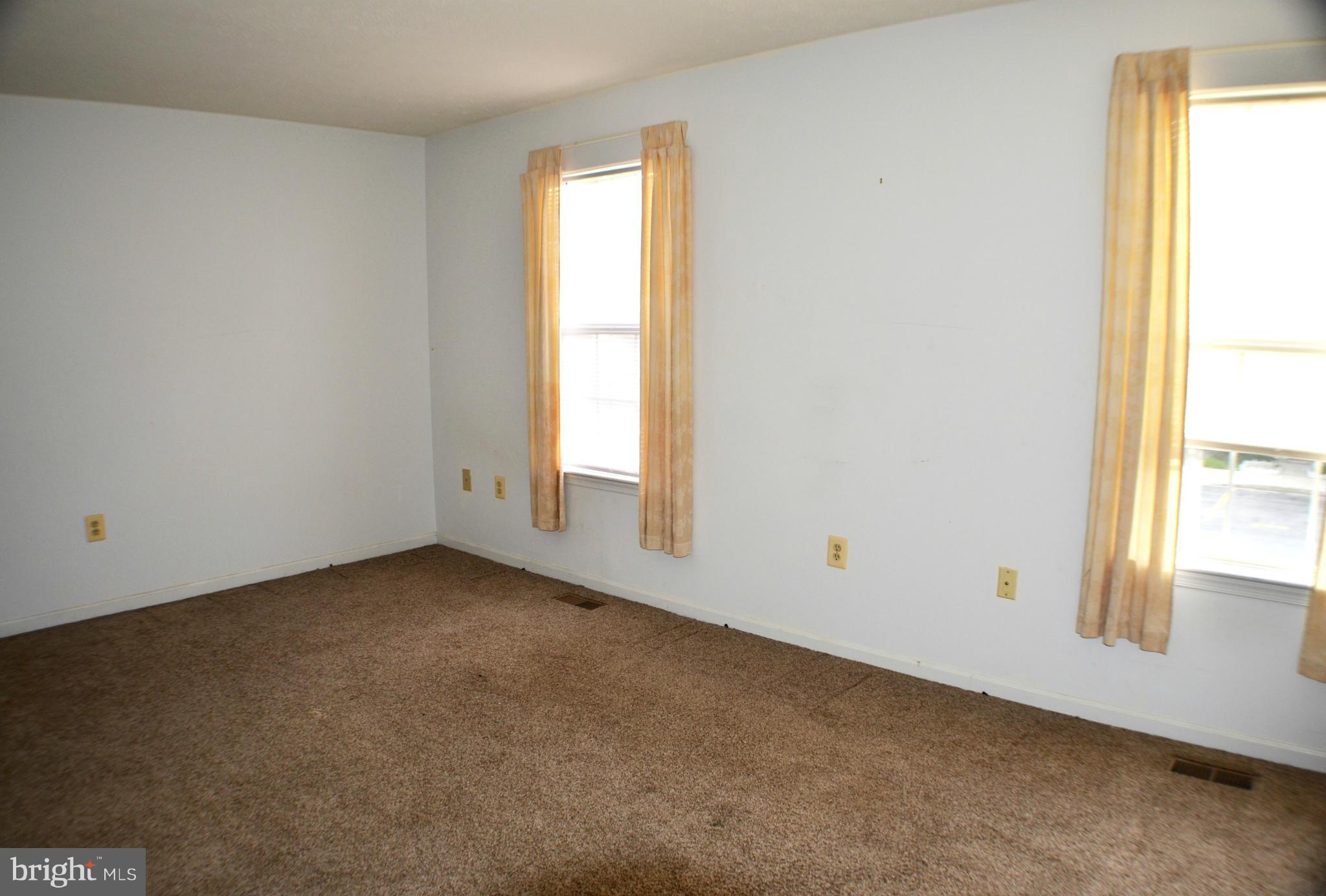 LAUREL GLEN - Residential